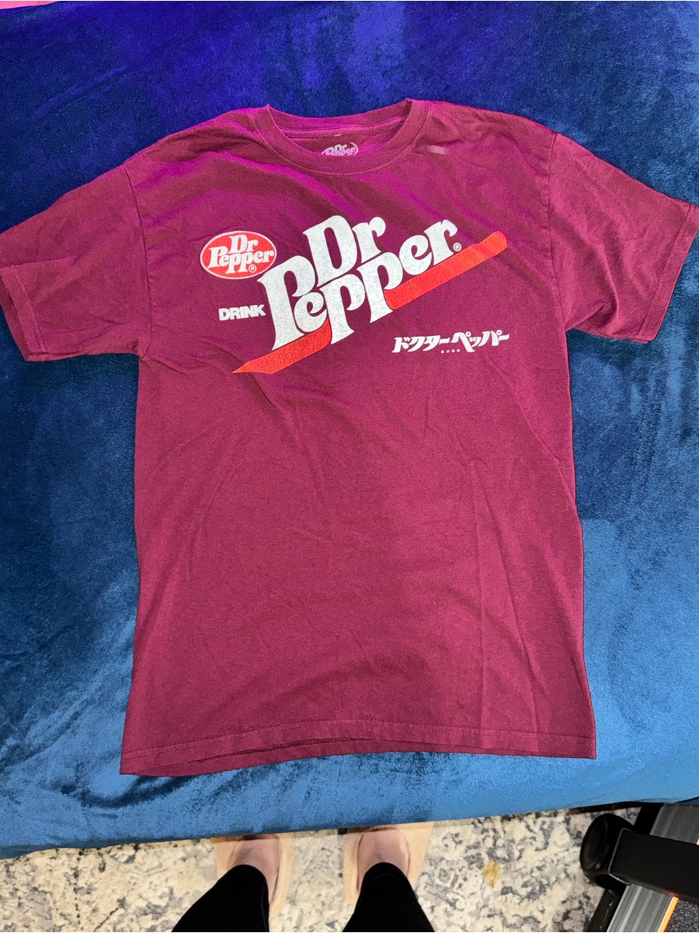 Men's Short-Sleeve Graphic Tee in Maroon